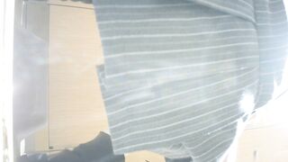 大神潜入商场女厕近距离偷拍18位美女的各种极品美鲍鱼2