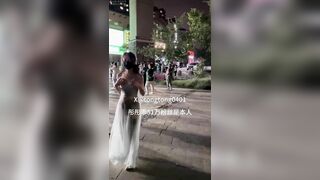 X 著名网红 骚母狗 彤彤乖 镂空逛游戏厅 户外露出06