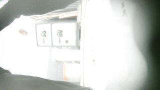 大神潜入学校餐厅女厕全景偷拍 几位漂亮学妹的各种小鲍鱼7