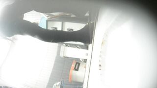 大神潜入学校餐厅女厕全景偷拍 几位漂亮学妹的各种小鲍鱼8