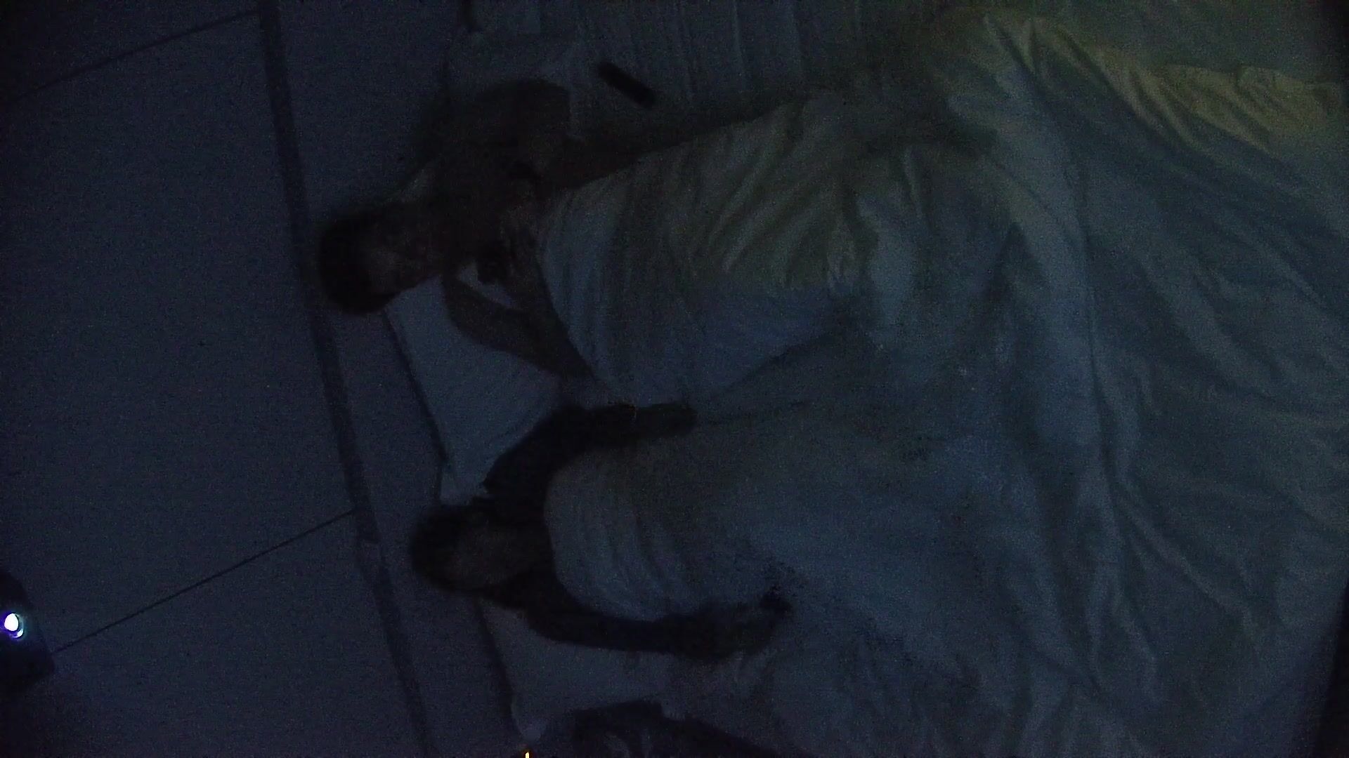 大学城 10-18 超长视频 拍到一对完美炮搭子 男的胖女的靓 丝袜破坏 边做边自己拍 女的有点像单依纯.