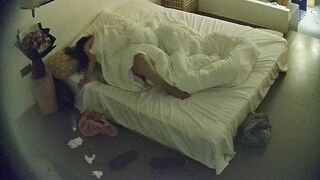 大学城 10-25 长得很不错的美女换上格子裙主动到男人身上被操 看视频还有第二个女人没加入 遗憾.1