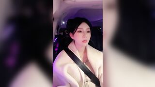 推荐 骚少妇【喵喵小野猫】女探花开车送逼上门钓鱼男探花，没业务的时候道具自慰，掰逼展示给狼友打飞机