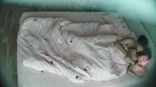 大学城民宿 10-3 小伙带女朋友出游住店 女生好漂亮 身材皮肤都好 特别那小巧挺翘小屁股 谁见谁着迷0