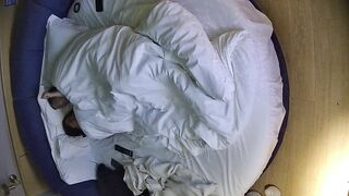 情趣台 10-27 大叔带自己丰满的媳妇儿开房实录 只要屌长 女人的屁股有肉操起来才舒服0