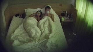 酒店偷拍 8-9 无水原档 眼镜情侣三天两夜 准备上情趣套装 没日没夜的做爱 人瘦屌长 把美女干爽了0