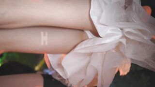 banana cat 系列 极品天使裙美女游乐园拍照开灯CD微透白内内裤勒住逼户型饱满