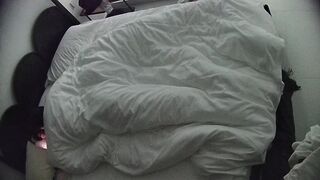 11-16新流出酒店偷拍 大学校花气质眼镜学妹周末出门之前被被男友无套操了三次完整版