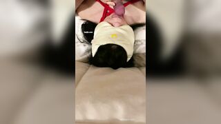 2025年11月最新，【原档泄密】，20岁学生妹，有生活照，完美露脸，极品馒头穴，好肥美，被男友无套啪啪调教