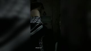 11月新品，露出小母狗勾引保安和按摩老头，完成主人任务，叫醒保安大爷，把老大爷都吓坏了