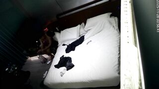 11-28流出天眼酒店偷拍 大学生情侣连续两天入住大奶美女校花多次口手并用给男友出火爽死了源码高清完整版