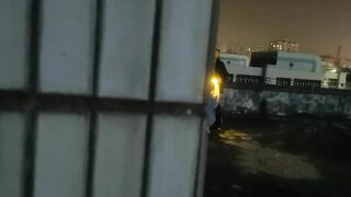 【户外露出】【欢欢huanhuanmug】小卖部拉开拉链露出雪白奶子，大尺度露出，户外全裸露出6