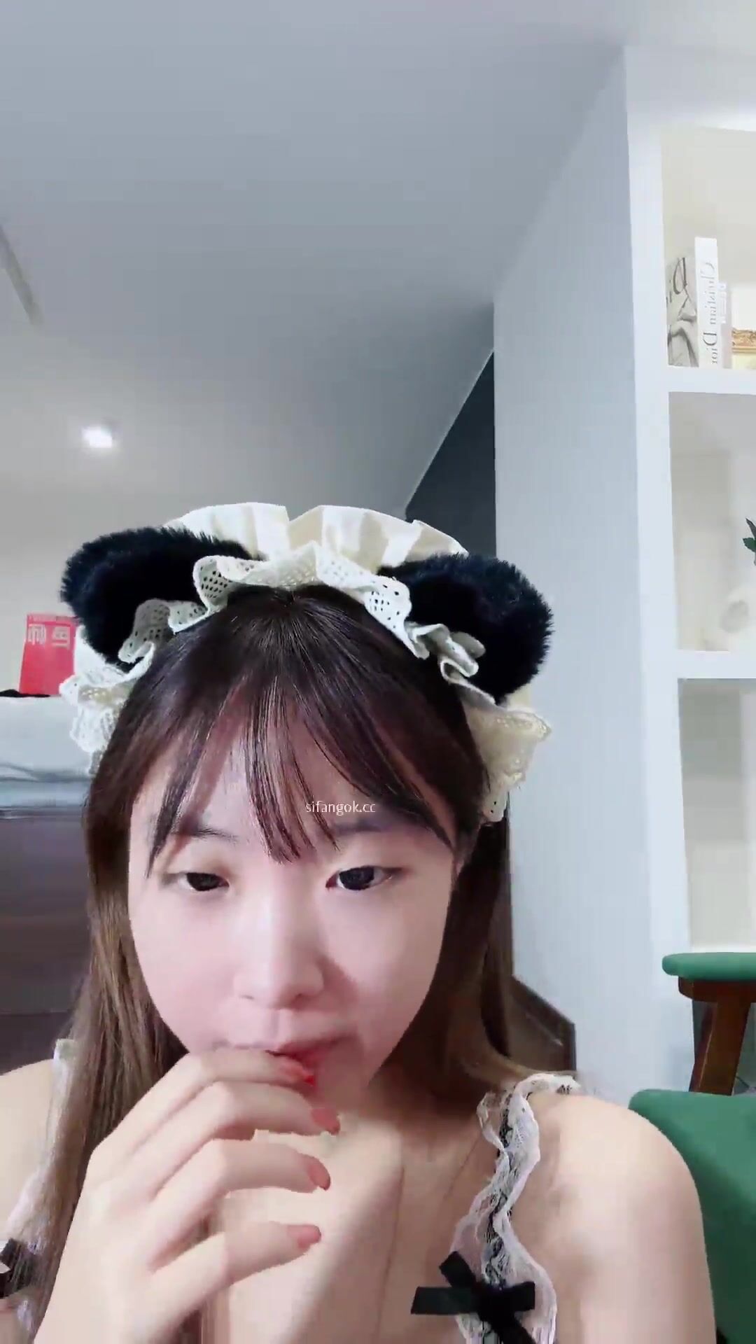 ♆【柚子】推薦! 甜美校花~首次3P啪啪~深喉口交~掐脖~顔射!1