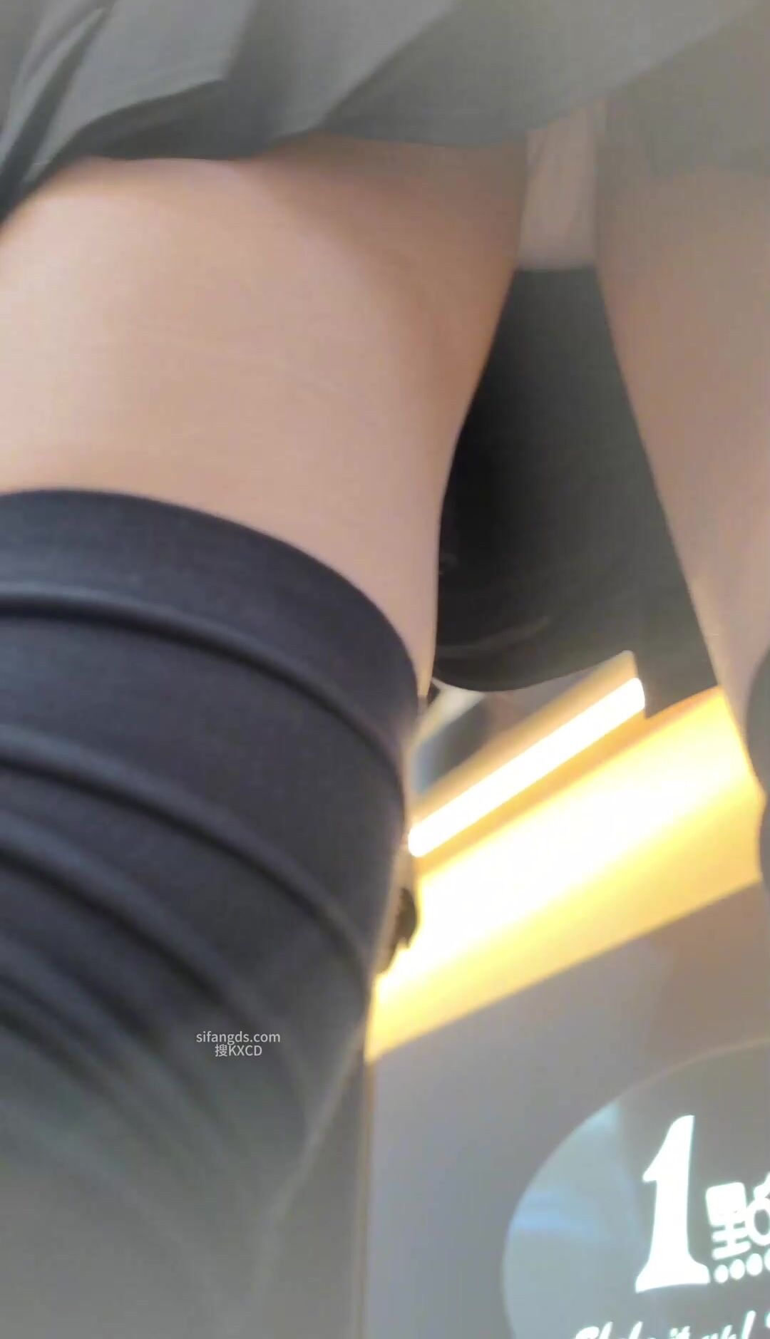 精品推荐 步行街拍抄底大神『KXCD』系列合集第11季20V 专挑年轻好看质量高的小姐姐11