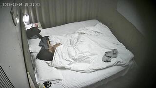 12-14流出酒店偷拍 校园甜美JK裙啪啪后喜欢裸奔展示美丽的纹身裸着袒胸露乳的玩手机0