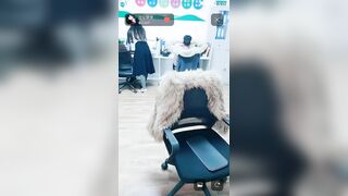 美女办公室【晚安樊樊】后面两个同事在上班她跳蛋胆子是真大1