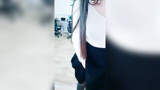 美女办公室【晚安樊樊】后面两个同事在上班她跳蛋胆子是真大1