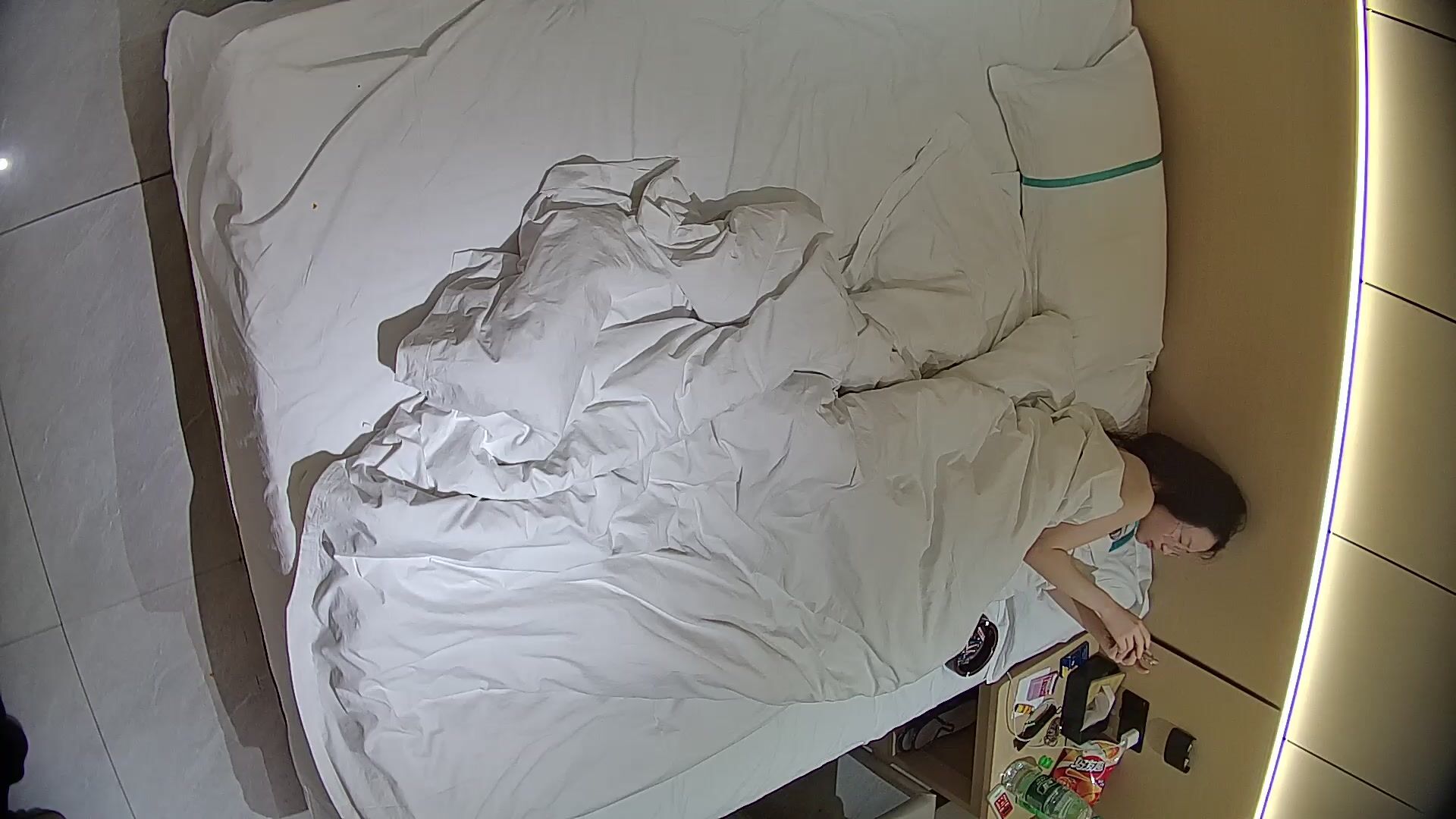 12-13新流出酒店偷拍 腰细腿长粉雕玉琢女友上位骑乘姿势超级风骚0