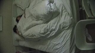 12-16流出酒店偷拍连续几天入住年轻情侣爱喝酒的呆萌美女宿醉未醒裸奔吵架崩溃大哭完整版7