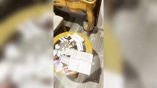 大神约炮西域美女❤️第一次见面来姨妈就喝了一杯啤酒去她家浴血奋战0