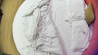 情趣台 12-21 恩爱中年夫妻秀 还给媳妇儿擦脚 男人打完一炮睡一觉 醒来再一炮 以内射结束战斗