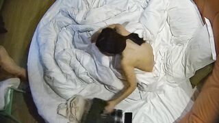 情趣台 12-21 恩爱中年夫妻秀 还给媳妇儿擦脚 男人打完一炮睡一觉 醒来再一炮 以内射结束战斗2