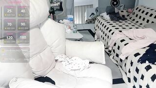 ♦️高端颜值美人【vkvk-VK】M腿撅屁股自慰，粉穴嫩如新剥荔枝6