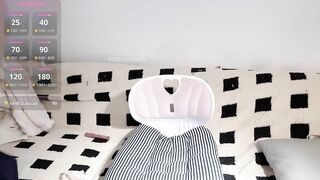 高端颜值美人【vkvk-VK】M腿撅屁股自慰，粉穴嫩如新剥荔枝2