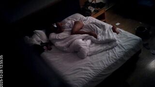 12-28流出天眼酒店偷拍 高冷反差婊圣诞跨年被男友操无毛二天二夜 完整版0