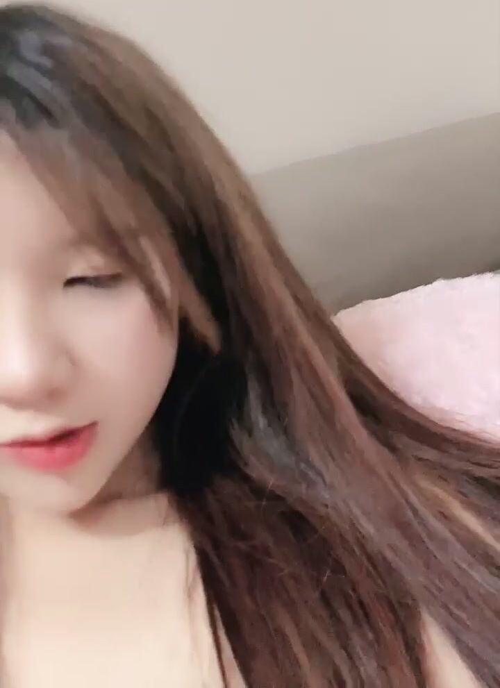 在校生 百年绿播【小岛】初下海 高颜值大长腿 美乳翘臀极品嫩穴 跳蛋狂震翘臂八字真好看