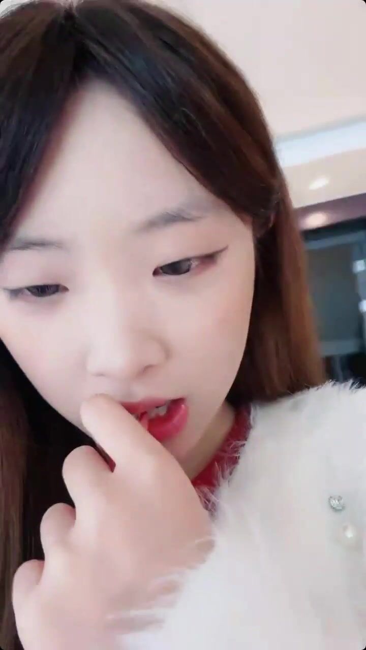 史上最强骚萝莉【柚子】勾网友电竞房鸳鸯戏水 水里操逼8