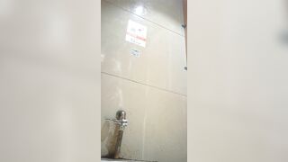 大神潜入商场女厕全景偷拍多位美女 各种不同的极品美鲍鱼.