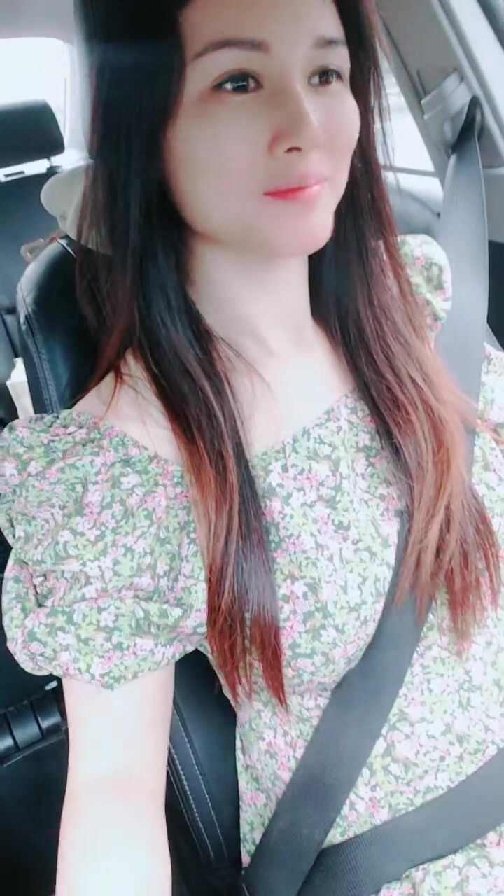 【露出勾引】：超骚女司机【不知天地】勾引乘客口交车震 野战 开房 超级骚，身材巨色，各种勾引乘客车震09