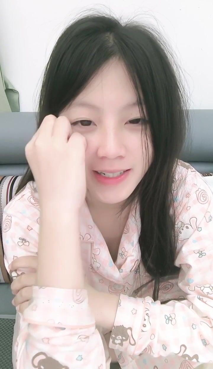 心痛！女神被無套狂操~【小月月】精子射滿嘴！含淚打飛機0