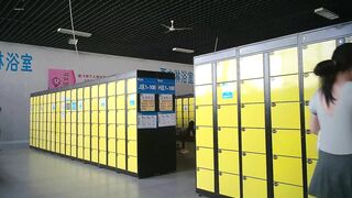 ❤️精品推薦❤️國内【水上樂園】換衣間沐浴區近景偷拍合集第2季17V 美女如雲淋浴換衣好身材一覽無餘7