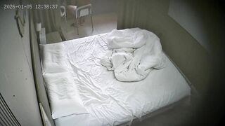 1-6流出酒店偷拍 性欲得不到满足的反差婊骚货女友喜欢趴在菜鸟男友身上腻歪调逗求操3