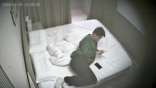 1-6流出酒店偷拍 性欲得不到满足的反差婊骚货女友喜欢趴在菜鸟男友身上腻歪调逗求操3