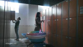 ❤️精品推薦❤️國内【水上樂園】換衣間沐浴區近景偷拍合集第2季17V 美女如雲淋浴換衣好身材一覽無餘21