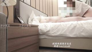 反差女大小母狗『三岁小宝宝』又是一位猥琐的油腻大胖子~插进去软了，我那么配合他，最后他对着我撸露出来