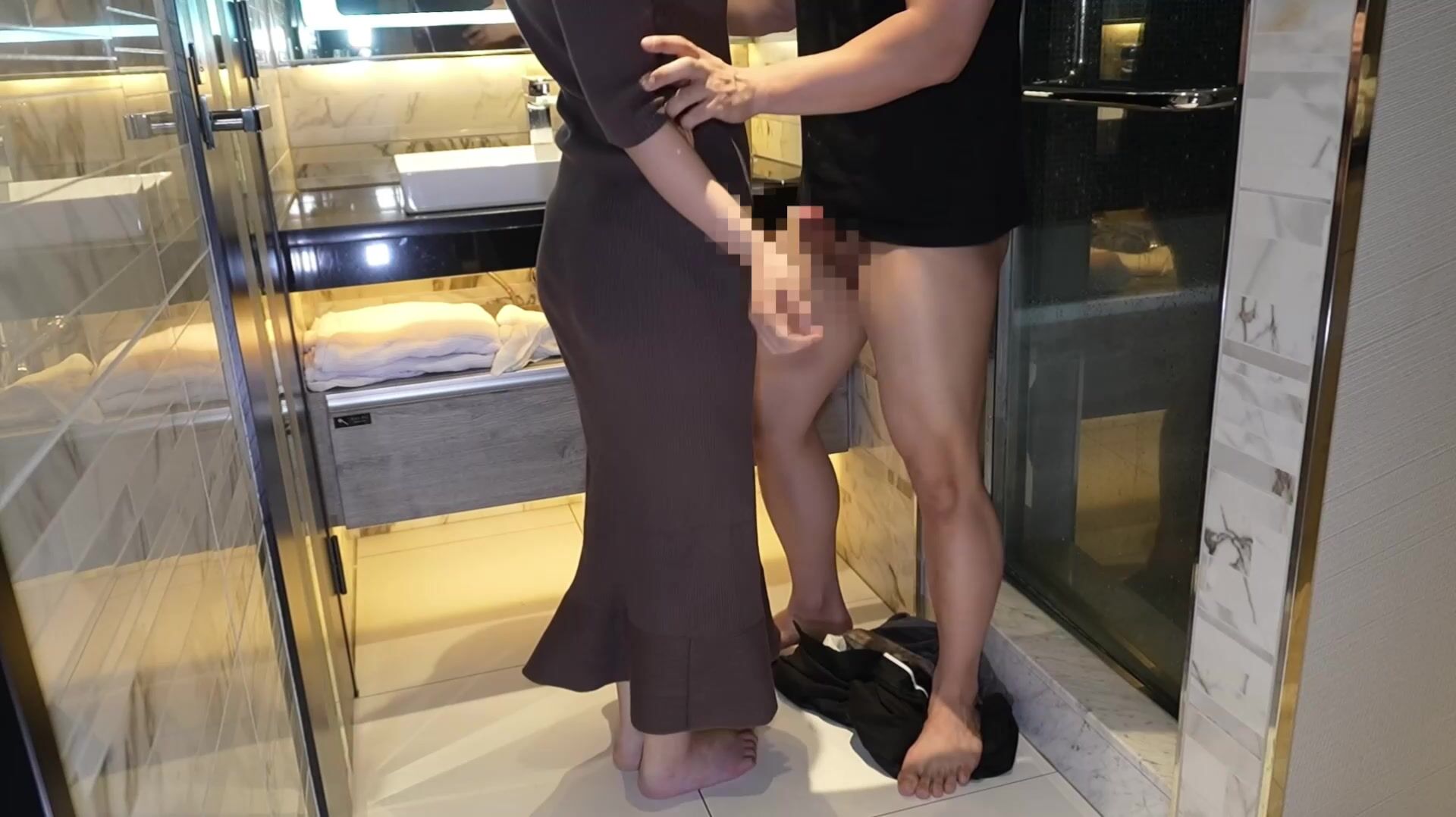 Myfans minato___26 【完全露脸】极品美乳肥臀的大姐姐被按着狂肏，浓精直接内射灌满子宫