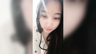 【陳小魚yyy】長腿校花~ 極品美乳~掰穴道具自慰~潮噴~特寫