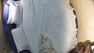 情趣台 1-14 眼镜男也是猴急 女人还在脱衣服 手就去扣逼了 老喜欢把屌往女人嘴里塞 还玩69 持久还行0