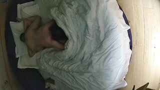 情趣台 1-14 眼镜男也是猴急 女人还在脱衣服 手就去扣逼了 老喜欢把屌往女人嘴里塞 还玩69 持久还行0