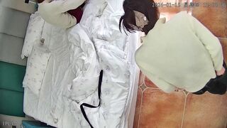 大学城 1-15 非常漂亮活泼的大美女 睡醒就往男友身上扑 先打一炮 看得来出日常对男友的调教相当到位0