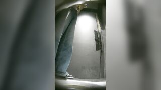 最新流出精品厕拍 高质量酒吧后拍 高跟丝袜大长腿帽子美女换卫生棉条