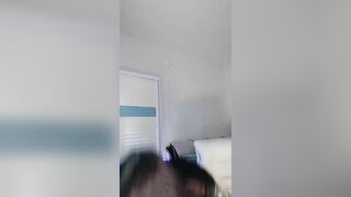 推荐 颜值嫩妹【小懒猫】Part1，精品一线天，人靓奶圆逼嫩，极品小肉缝，双女掰穴自慰，放尿展示11