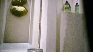 ⚫️澡堂子真实偷拍淋浴洗澡的年轻小姐姐阴毛浓密乳头粉嫩嫩的真养眼