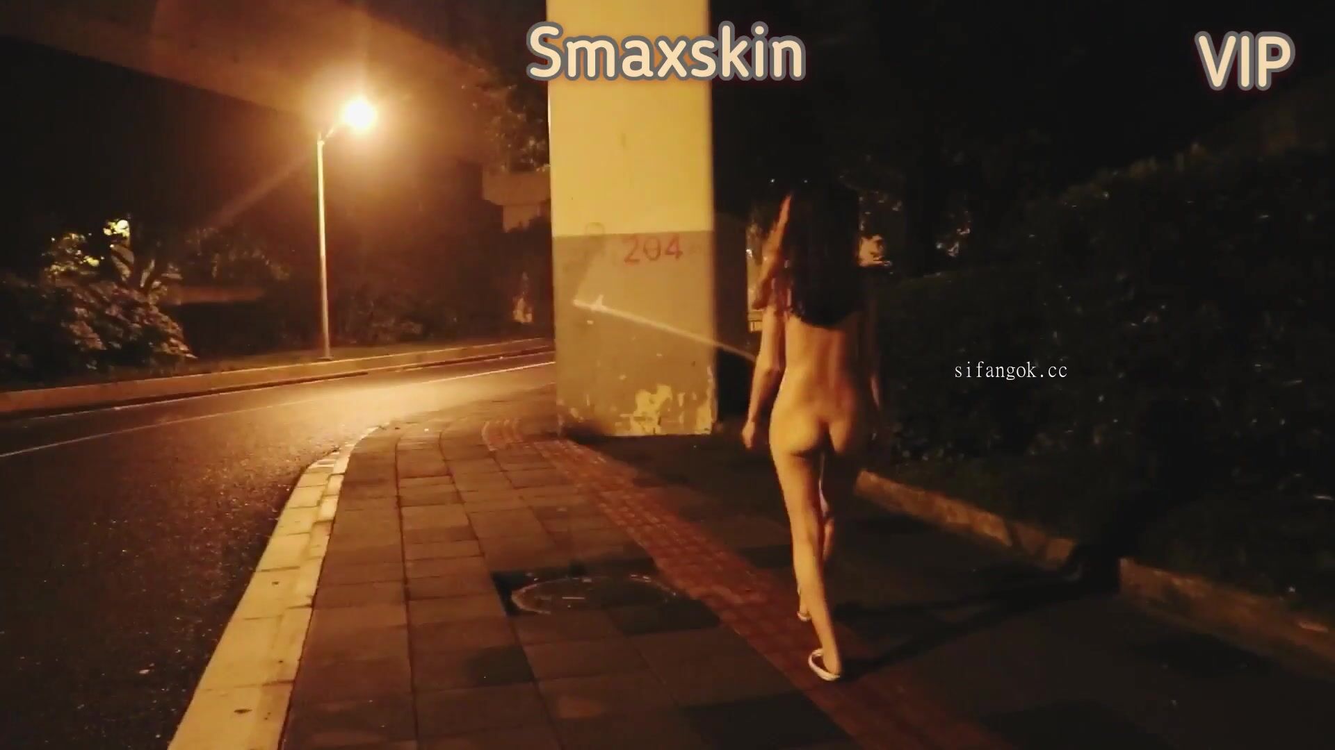 【Smaxskin】推特戶外露出女神 戶外公共場所露出 9