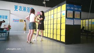 ❤️精品推薦❤️國内【水上樂園】換衣間沐浴區近景偷拍合集第2季17V 美女如雲淋浴換衣好身材一覽無餘0