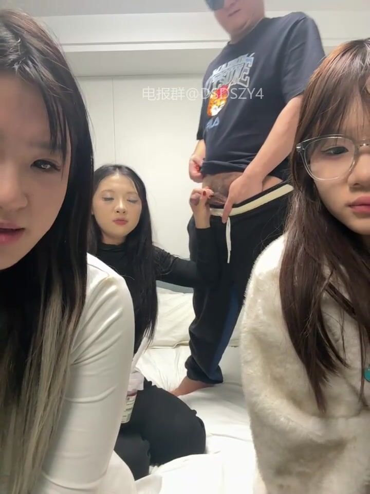 精神小妹【chunxiaoquqn】新晋精神小妹团播、几个年轻闺蜜一起下海赚钱